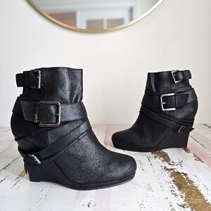 DKNYC “Parker” Black Wedge Ankle Genuine Leather Boots – Size 10 / 41